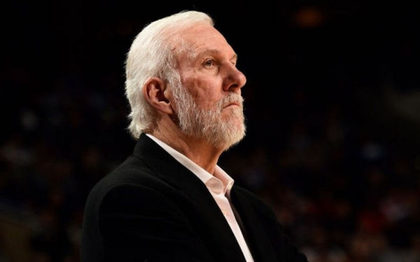 ΝΒΑ: Ο εμβληματικός προπονητής Γκρεγκ Πόποβιτς ανακοίνωσε την προσφορά του προς ορφανά παιδιά στην Τουρκία (βίντεο)