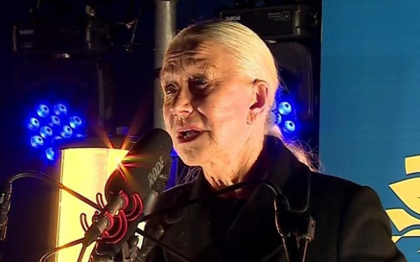 Το ποίημα για τον έναν χρόνο πολέμου στην Ουκρανία και τα δάκρυα της Έλεν Μίρεν (βίντεο)