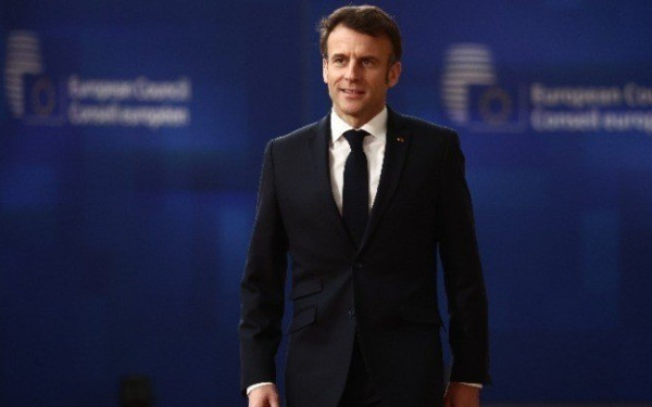 «Είμαστε έτοιμοι για παρατεταμένη σύγκρουση» στην Ουκρανία, δηλώνει ο Μακρόν