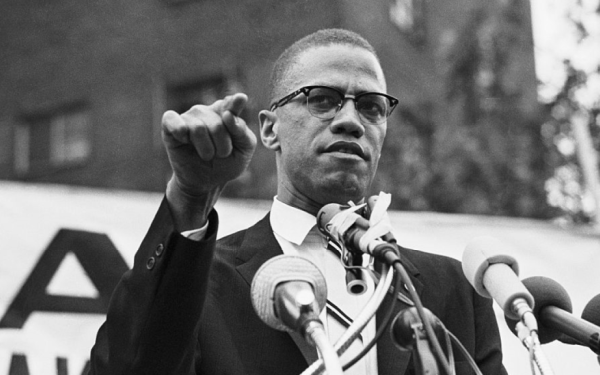 Η κόρη του Malcolm X μηνύει CIA, FBI και αστυνομία 