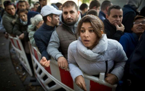 Γερμανός ΥΠΟΙΚ: Πρέπει να απελαύνονται περισσότεροι μετανάστες