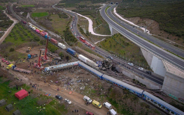 Τέμπη: «Το τρένο μετά τη Λάρισα σταμάτησε για δύο με τρία λεπτά» – Αποκαλυπτικές καταθέσεις επιβατών στον Εφέτη Ανακριτή