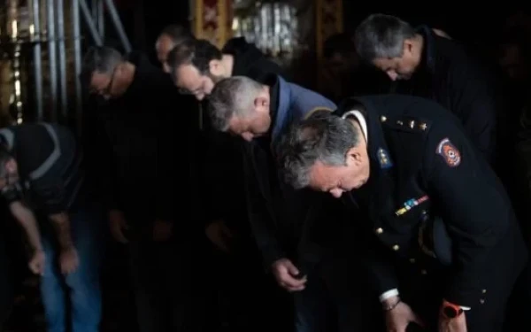 Στο Άγιο Ορος, Γεραπετρίτης, Μπρατάκος, Στεφανής και Γκιουλέκας