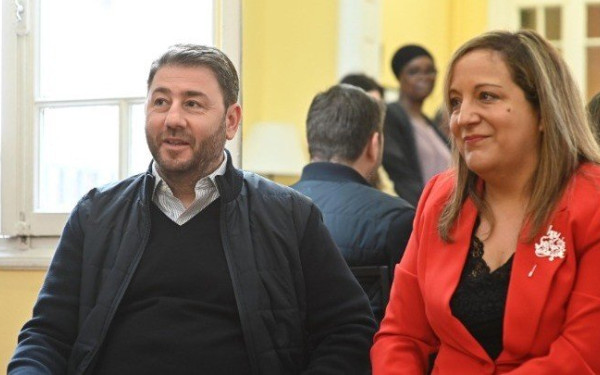 Tο δίκτυο γυναικών προσφύγων και μεταναστριών «Μέλισσα» επισκέφθηκε ο Ν. Ανδρουλάκης