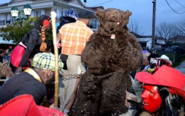 Καθαρά Δευτέρα στην Καρδίτσα: Το έθιμο της κλοπής της αρκούδας αναβιώνει στο Αγναντερό 