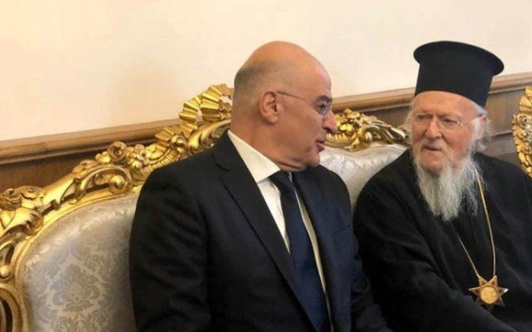 Στην Κωνσταντινούπολη ο Ν. Δένδιας - Συνάντηση με την Οικουμενικό Πατριάρχη