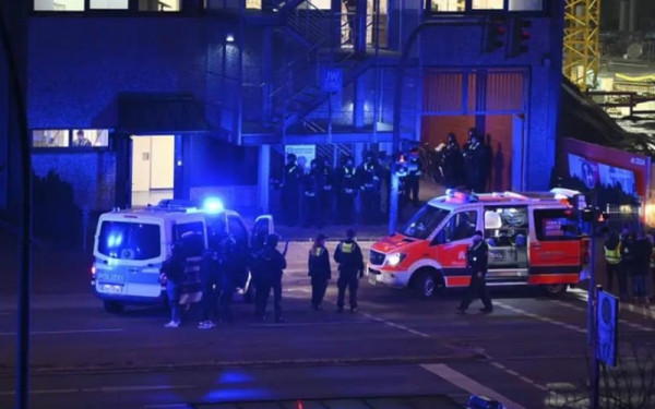 Ένοπλη επίθεση στο Αμβούργο: Πιθανόν μεταξύ των επτά νεκρών ο δράστης στην εκκλησία Μαρτύρων του Ιεχωβά - Στους 7 οι τραυματίες (βίντεο)
