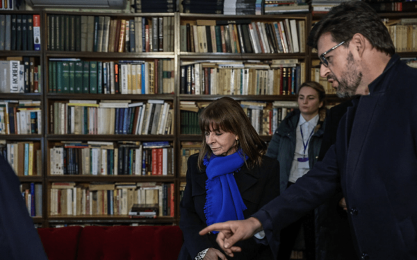 Στο στρατηγείο της Φιλικής Εταιρείας στη Μολδαβία η Κ. Σακελλαροπούλου (φωτ.)