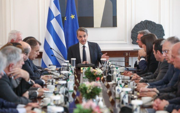 Όλα τα σενάρια  για τις εκλογές, και το νέο αφήγημα της ΝΔ με σύνθημα «Τώρα ή Ποτέ»