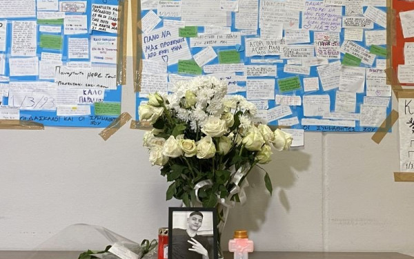 Τέμπη: Θρήνος στο σχολείο του 15χρονου Παναγιώτη στο Κορδελιό - Με εκατοντάδες μηνύματα τον αποχαιρετούν οι συμμαθητές του (φωτ.)