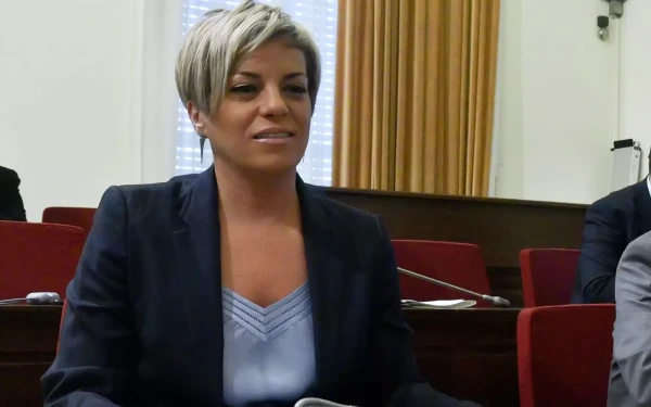 Στην αντεπίθεση η Σοφία Νικολάου κατά Παύλου Πολάκη