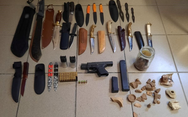 Xαλκιδική: Έκρυβε... οπλοστάσιο στο σπίτι του