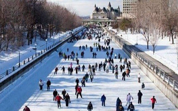 Καναδάς: Το μεγαλύτερο παγοδρόμιο του κόσμου μένει κλειστό λόγω έλλειψης... πάγου
