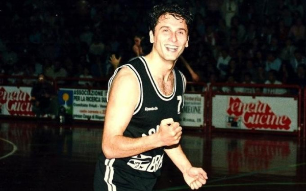 Μπάσκετ: Αυτά είναι τα συλλεκτικά μπλουζάκια για τον Πρέλεβιτς (φωτ.)