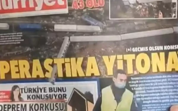 Τραγωδία στα Τέμπη: «Περαστικά γείτονα» - Τα τουρκικά πρωτοσέλιδα γράφουν στα ελληνικά (βίντεο)