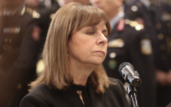 Μητέρες που φροντίζουν παιδιά με καρκίνο επισκέφθηκε η Κ. Σακελλαροπούλου