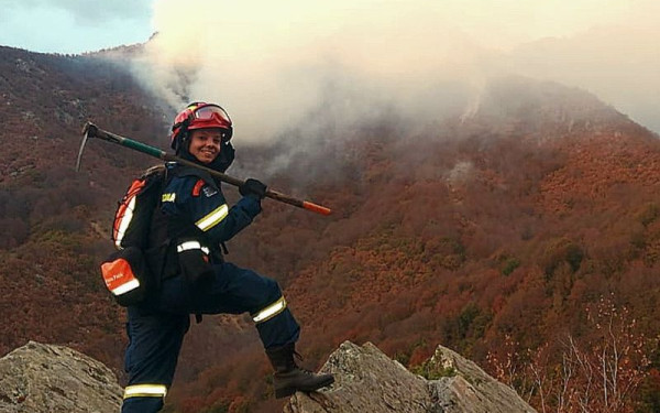 Οι γυναίκες δασοκομάντος που ρίχνονται στη μάχη με τη φωτιά (φωτ.)