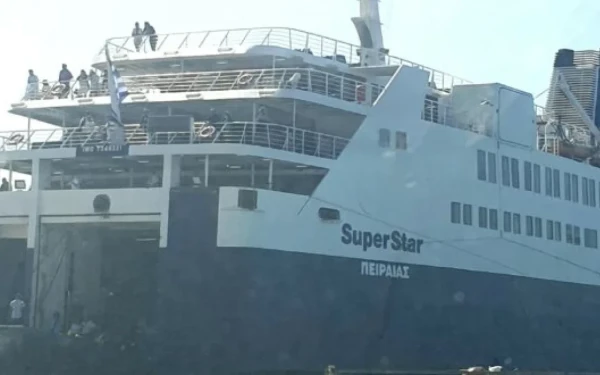 Μηχανική βλάβη για το πλοίο «Superstar» έξω από τον Άγιο Ευστράτιο (βιντεο)
