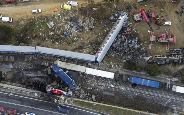 Τραγωδία στα Τέμπη: Απολογούνται στον εφέτη ανακριτή οι δύο σταθμάρχες Λάρισας - Τι θα υποστηρίξουν