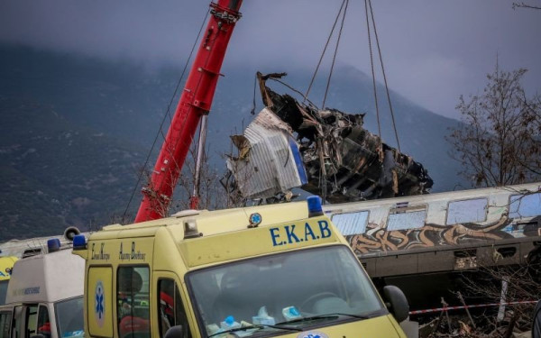 ΚΝΕ: Προκλητική η στάση της κυβέρνησης για τις οικογένειες των πληγέντων από το έγκλημα στα Τέμπη