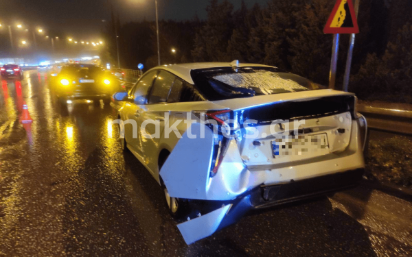 Διπλή καραμπόλα 8 οχημάτων στον περιφερειακό (φωτ.)