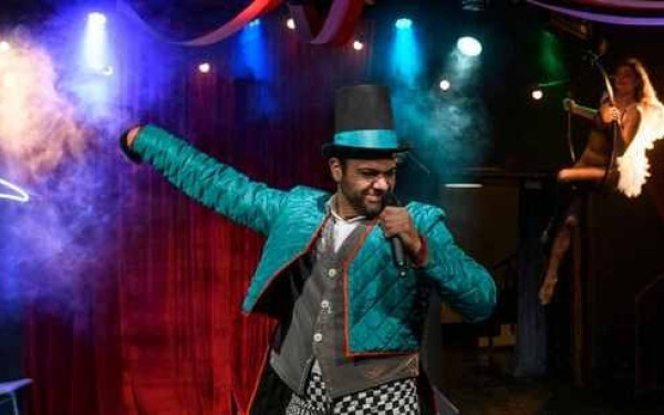 Ορέστης Τζιόβας στη «ΜτΚ»: Με κλονίζουν η απόρριψη, η απογοήτευση, η ατομικότητα