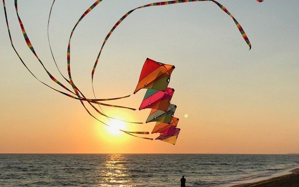 Καλή Καθαρά Δευτέρα και Καλή Σαρακοστή - Ας πετάξουμε τον χαρταετό της ελπίδας...	