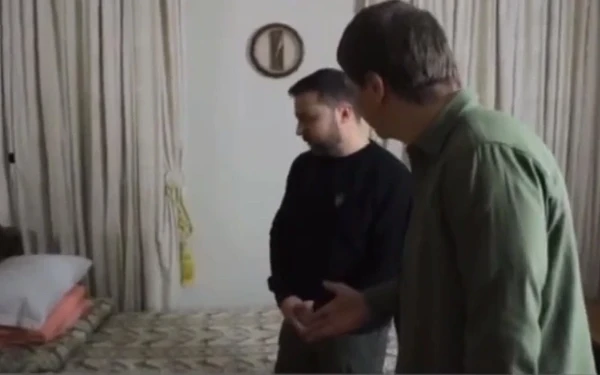 «Αυτό είναι το σπίτι μου, εδώ ζω»: Στα άδυτα του καταφυγίου του Βολόντιμιρ Ζελένσκι (βίντεο)