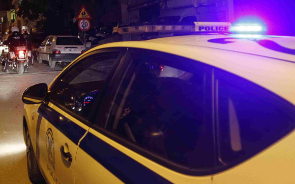 Ενέδρα αγνώστων σε αστυνομικούς -Τους επιτέθηκαν με βόμβες μολότοφ στου Ζωγράφου