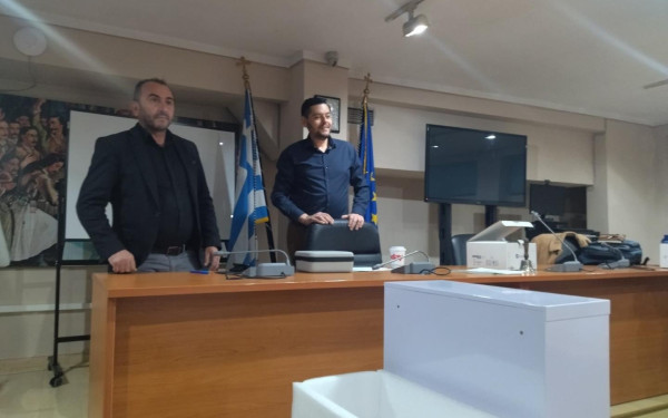 Παραδόθηκαν στους ποδοσφαιρικούς συλλόγους του Δήμου Λαγκαδά οι φορητοί απινιδωτές