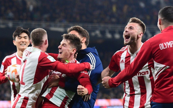 Super League: Ο Ολυμπιακός άλωσε την «Αγια-Σοφιά» και έβαλε... φωτιά στη μάχη του τίτλου - Η βαθμολογία της κανονικής περιόδου (βίντεο)