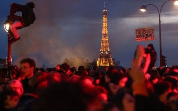 Γαλλία: «Ναι» από το Συνταγματικό Δικαστήριο για τη μεταρρύθμιση Μακρόν στο συνταξιοδοτικό