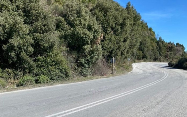 Χαλκιδική: Διαρροή φορτίου της Ελληνικός Χρυσός στο οδόστρωμα στην περιοχή του Στρατωνίου