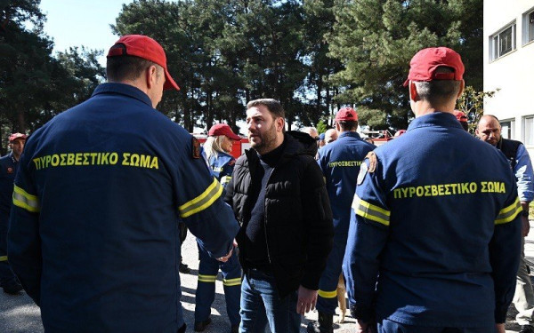 Θεσσαλονίκη - Συνάντηση Ανδρουλάκη με διασώστες: «Είστε τα πρότυπα για τη νέα γενιά» (βίντεο, φωτ.)