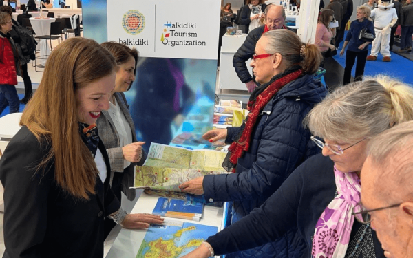 Η Χαλκιδική «μαγνητίζει» χιλιάδες Αυστριακούς συνταξιούχους (φωτ.)