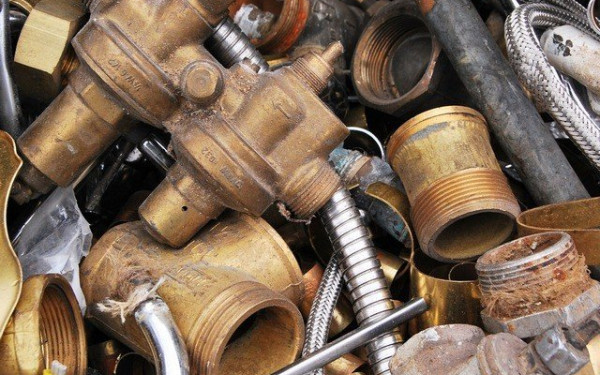 «Συμμορίες χαλκού»: Λεηλασία χωρίς τέλος σε δημοτικά δίκτυα και εγκαταστάσεις 