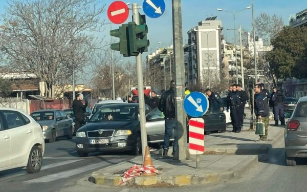 Επεισοδιακή καταδίωξη από το Πολύκαστρο μέχρι τη Θεσσαλονίκη – Δύο συλλήψεις (φωτ.)