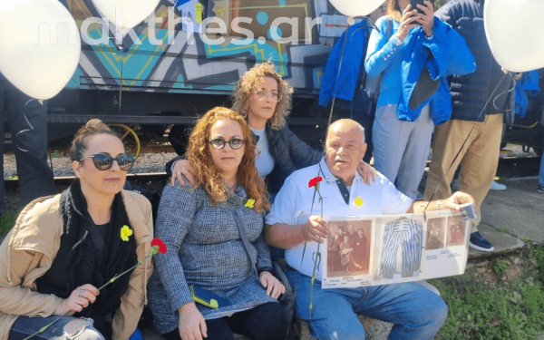 Ο γιος επιζώντων του Ολοκαυτώματος που επιστρέφει κάθε χρόνο ίδια μέρα στη Θεσσαλονίκη (φωτ.)