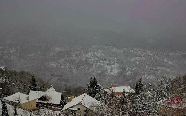 Ημαθία: Ξεκίνησε ο αποχιονισμός στον οδικό άξονα Βέροια - Σέλι - Νάουσα