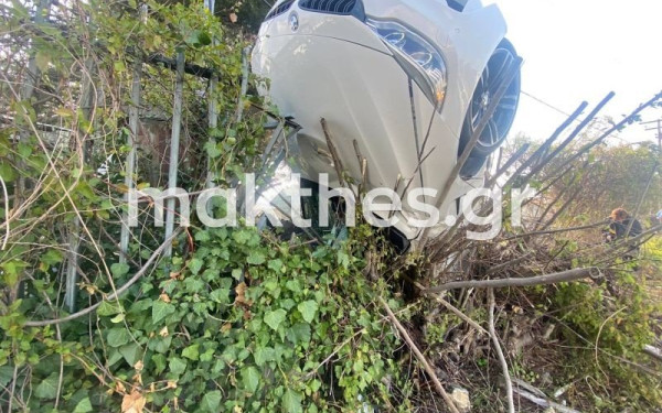 Τροχαίο στο Ωραιόκαστρο με ανατροπή ΙΧ και μια τραυματία (φωτ.)