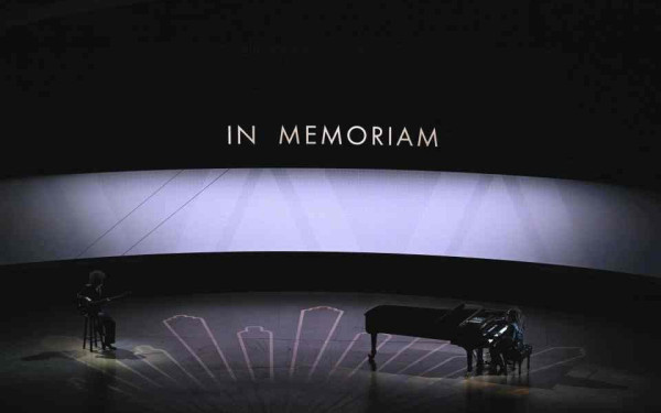 Όσκαρ 2023: H Ακαδημία τίμησε την Ειρήνη Παππά και τον Βαγγέλη Παπαθανασίου