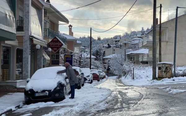 «Ξεπροβάλλει» ο χειμώνας στα τέλη Νοεμβρίου - Έρχονται χιόνια και κρύο (βίντεο)