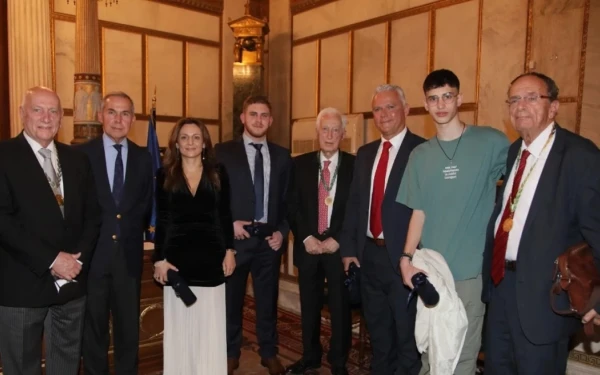 Τέμπη: Τιμήθηκαν οι τρεις ήρωες που έσωσαν επιβάτες στο μοιραίο τρένο (βίντεο)