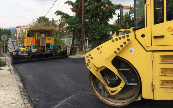 Ασφαλτόστρωση σε κεντρικούς οδικούς άξονες του Πανοράματος