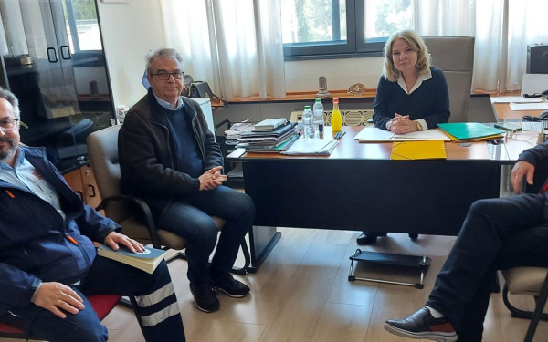 Γιάννης Μαγκριώτης - ΕΚΑΒ: Μια υπηρεσία πολύ σημαντική για την ζωή μας, εκπέμπει SOS.