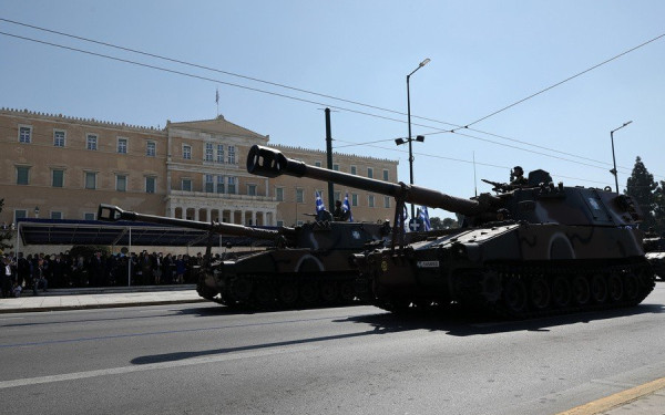 Ολοκληρώθηκε η μεγάλη στρατιωτική παρέλαση για την 25η Μαρτίου (φωτ.)