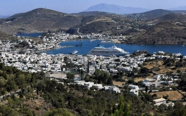 Πάτμος: Πάσχα με πολλά έθιμα μετά από 3 χρόνια - Κορυφαίο νησί για τη μυστηριακή ατμόσφαιρα (βίντεο)