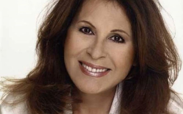 Πέθανε η Ρένα Κουμιώτη - Από τις μεγαλύτερες φωνές του «νέου κύματος» (βίντεο)