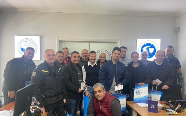 Ένωση Αστυνομικών Υπαλλήλων Θεσσαλονίκης : Για πρώτη φορά, δώρα στα πολύτεκνα μέλη της (φωτ.)