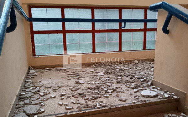 Βόλος: «Έβρεξε» σοβάδες σε δημοτικό - Δείτε φωτογραφίες 